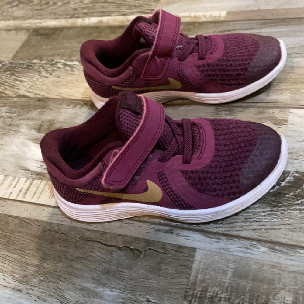 Nike Used Tennis Shoes